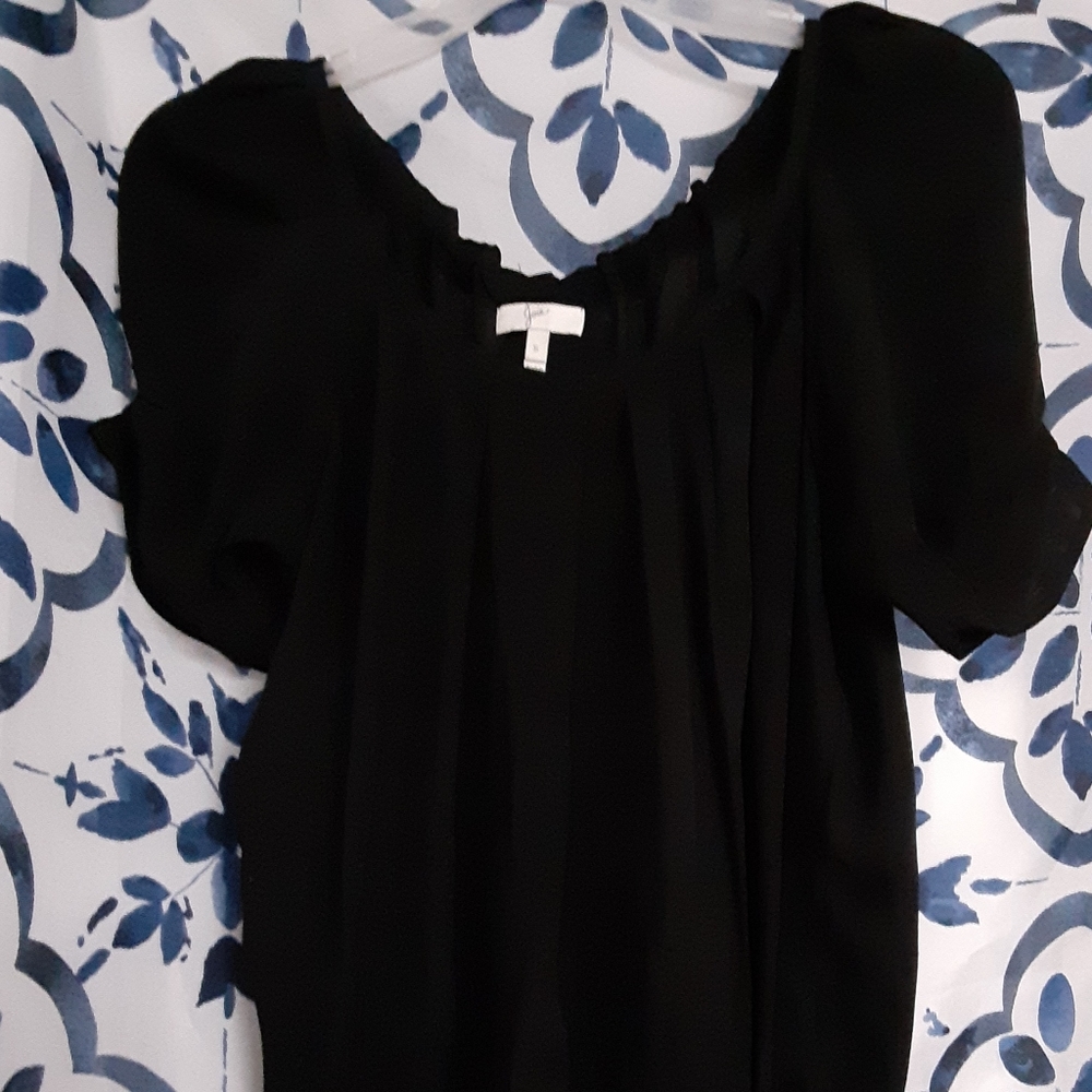 Joie 100% size S Silk Flowy pleated black blouse - Picture 7 of 8
